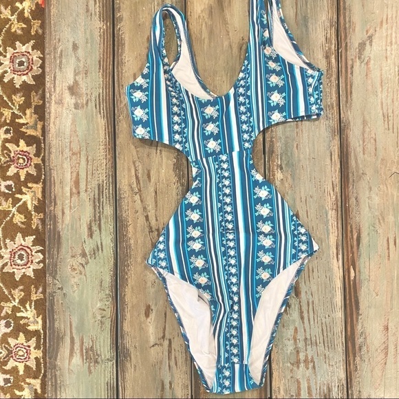 Cupshe NWT Sz Medium One Piece Swimsuit W/ Cutouts, Blue Floral & Stripes Print - Picture 7 of 8